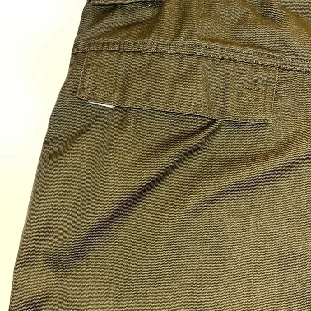 Golden Bear 1980’s Mens Cargo Shorts.  Size 38.  Excellent pre-owned condition.